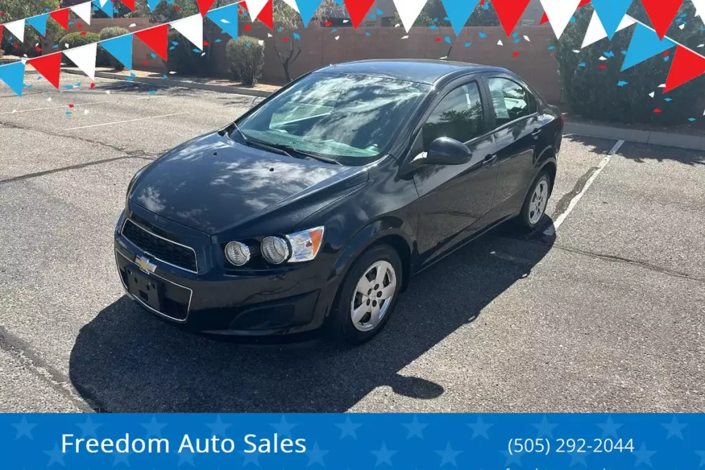2014 Chevrolet Sonic LS photo 1