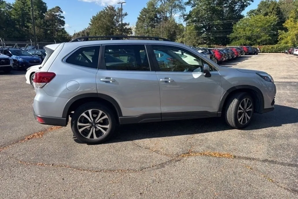 2022 Subaru Forester Limited photo 1