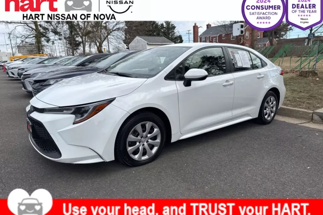 2022 Toyota Corolla LE photo 1