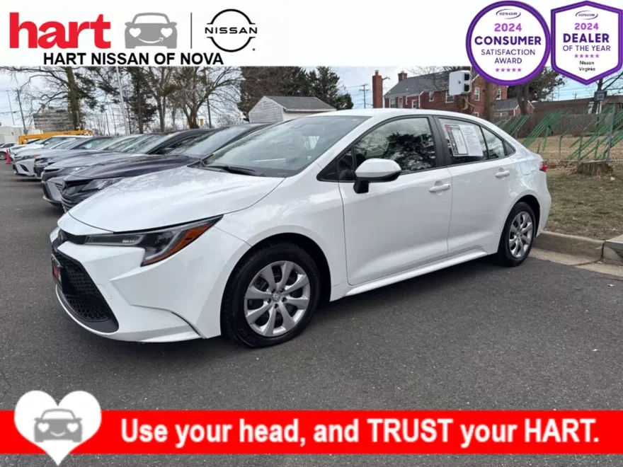 2022 Toyota Corolla LE photo 1