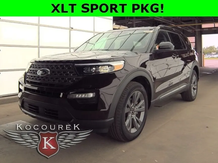 2023 Ford Explorer XLT photo 1