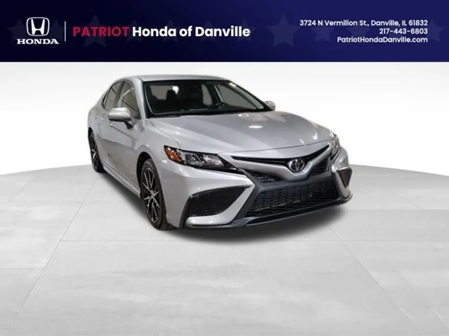 2024 Toyota Camry SE photo 1