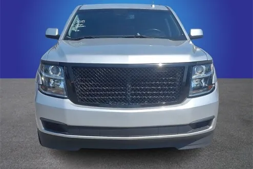 2018 Chevrolet Suburban LT photo 2