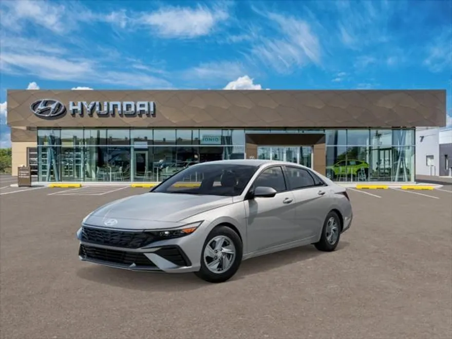 2025 Hyundai Elantra SE photo 1