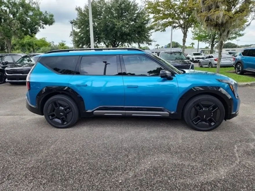 2026 Kia EV9 GT-Line photo 1