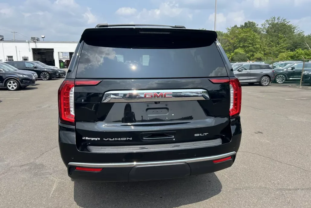 2022 Gmc Yukon XL SLT photo 1
