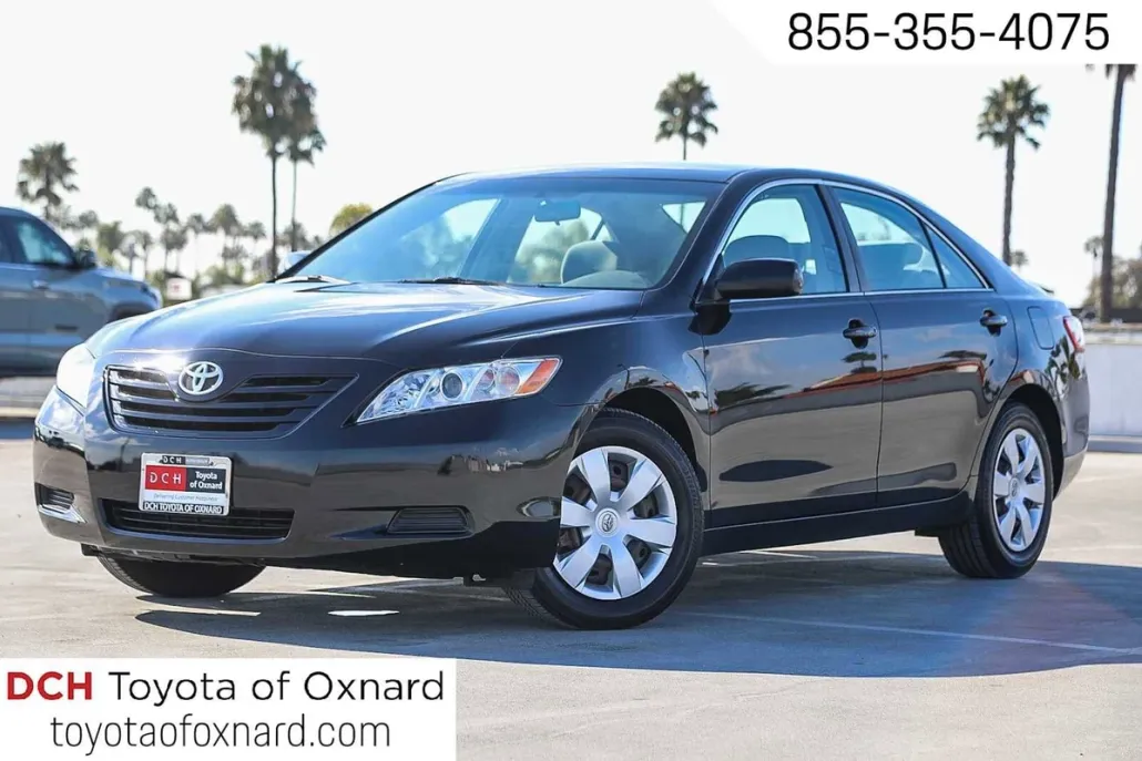 2009 Toyota Camry LE photo 1