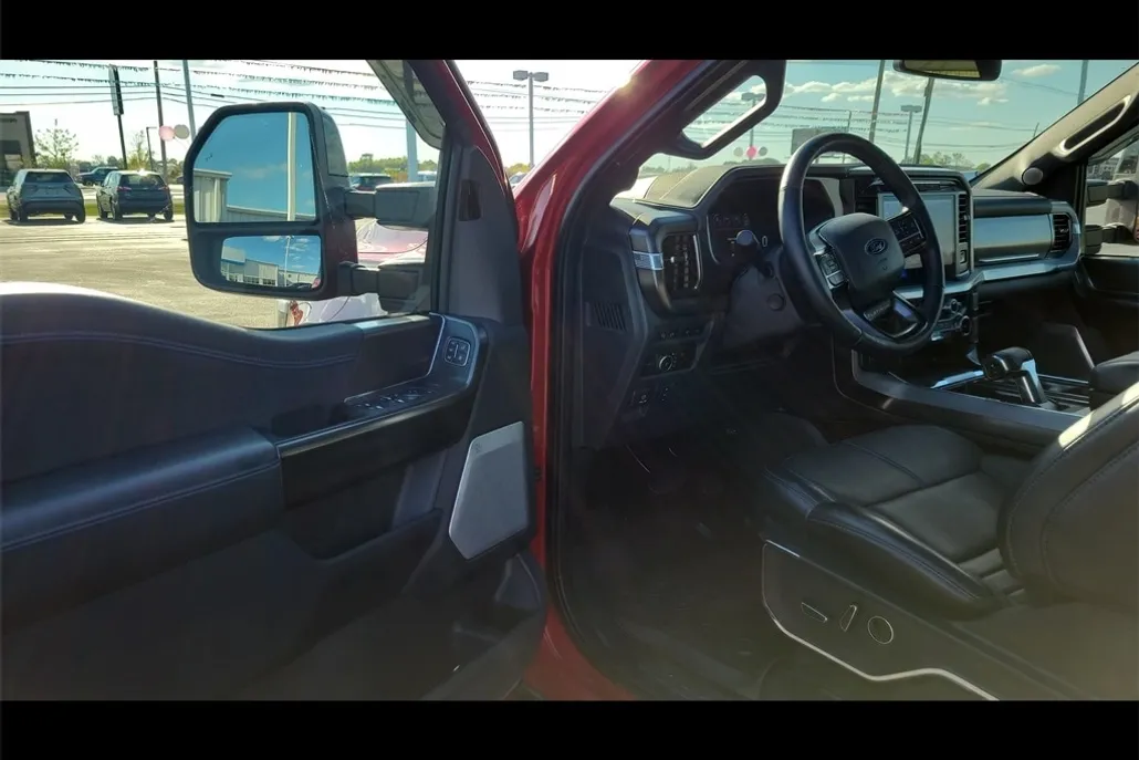 2024 Ford F-150 Platinum photo 1