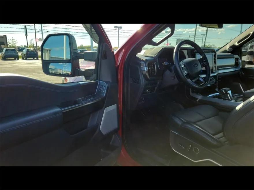 2024 Ford F-150 Platinum photo 1