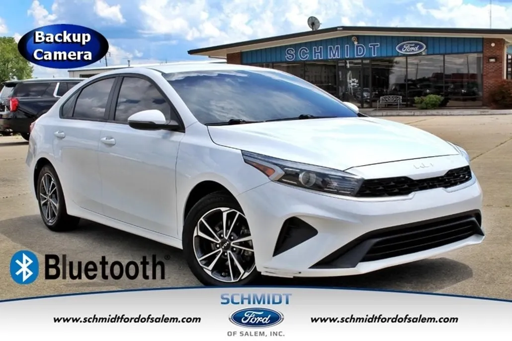 2022 Kia Forte LXS photo 1