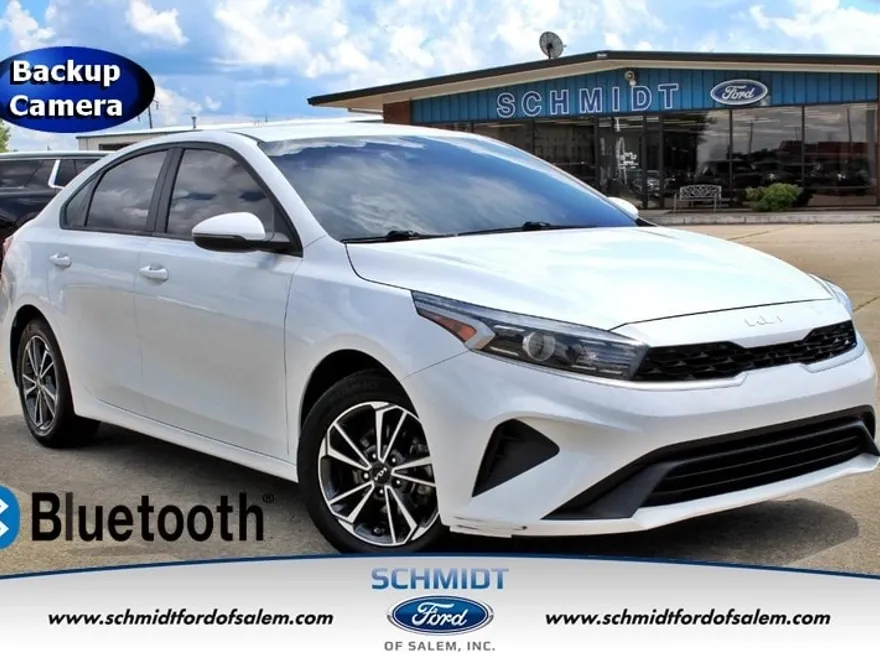 2022 Kia Forte LXS photo 1