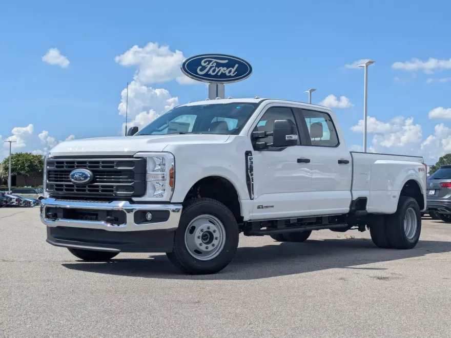 2025 Ford F-350 XL photo 1