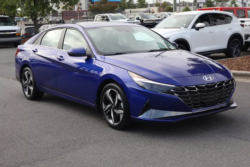 2023 Hyundai Elantra Limited photo 1