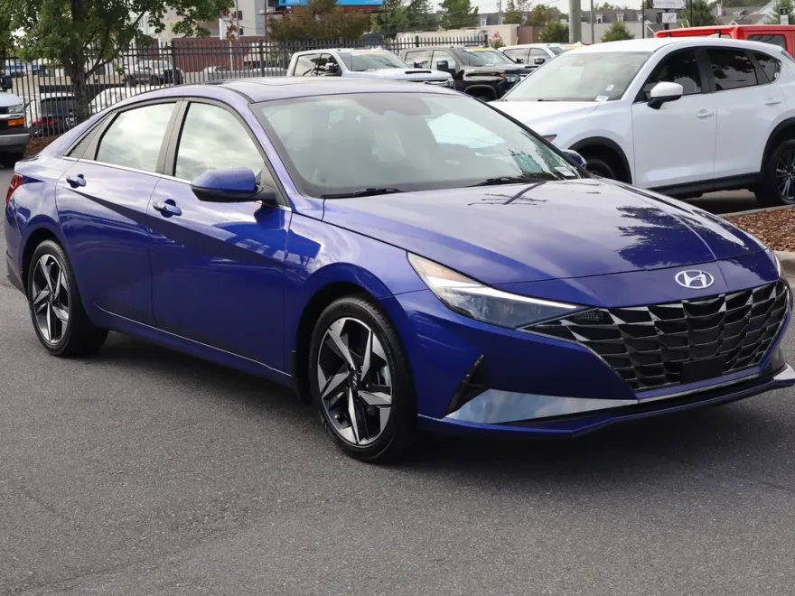 2023 Hyundai Elantra Limited photo 1