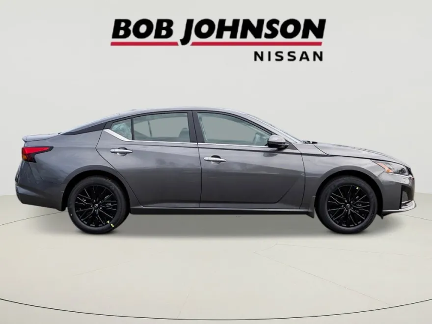 2025 Nissan Altima SV photo 1