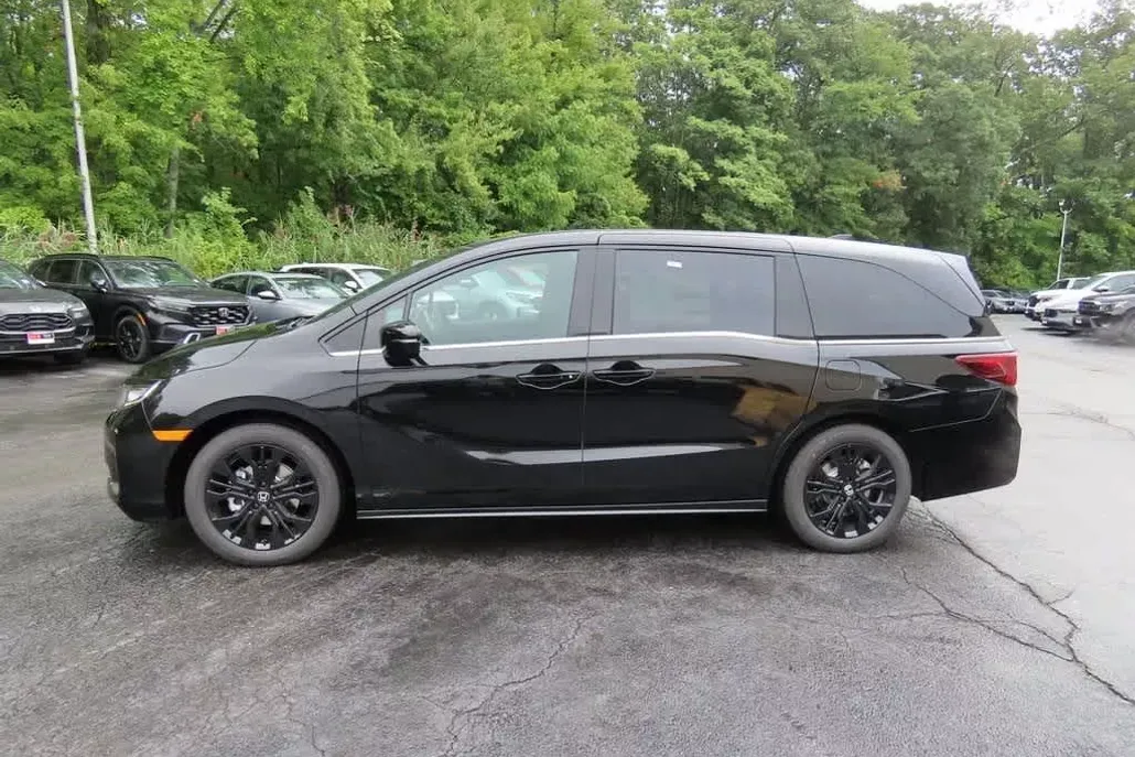 2026 Honda Odyssey photo 1