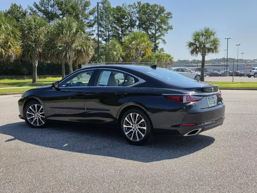 2020 Lexus ES 350 Luxury photo 1