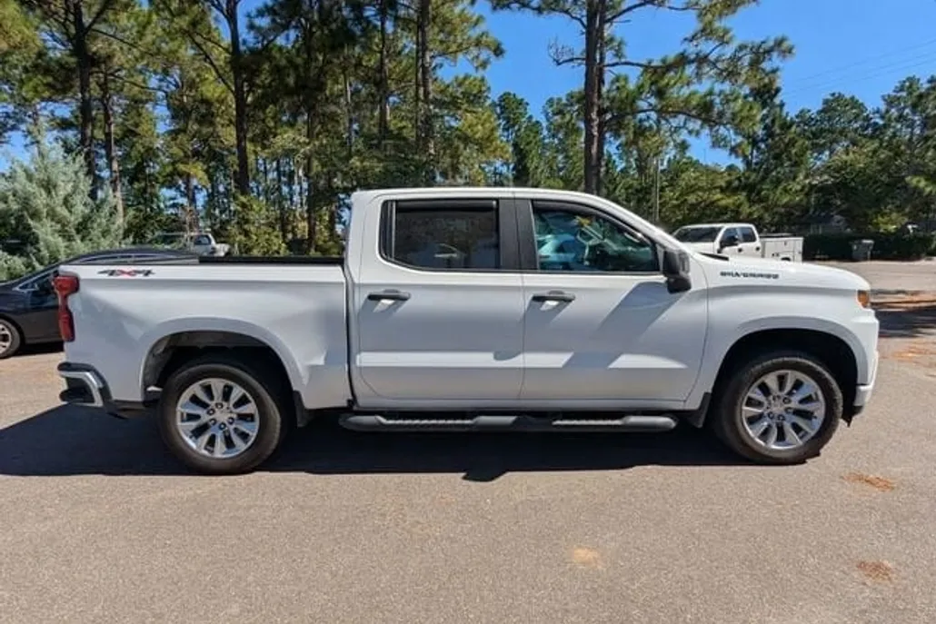2021 Chevrolet Silverado 1500 Custom photo 1