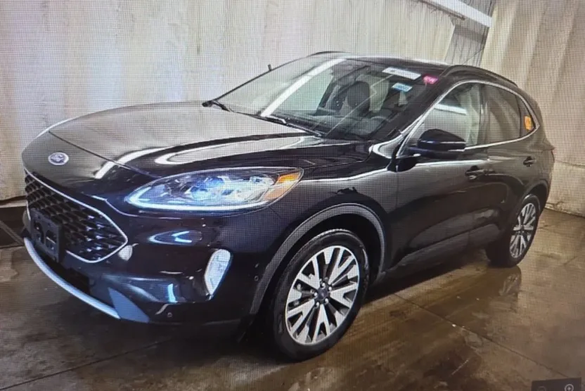 2020 Ford Escape Titanium photo 1