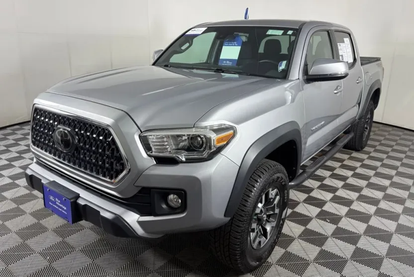 2018 Toyota Tacoma SR V6 photo 1
