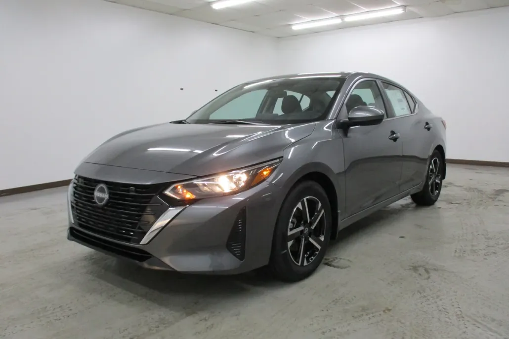 2025 Nissan Sentra SV photo 1