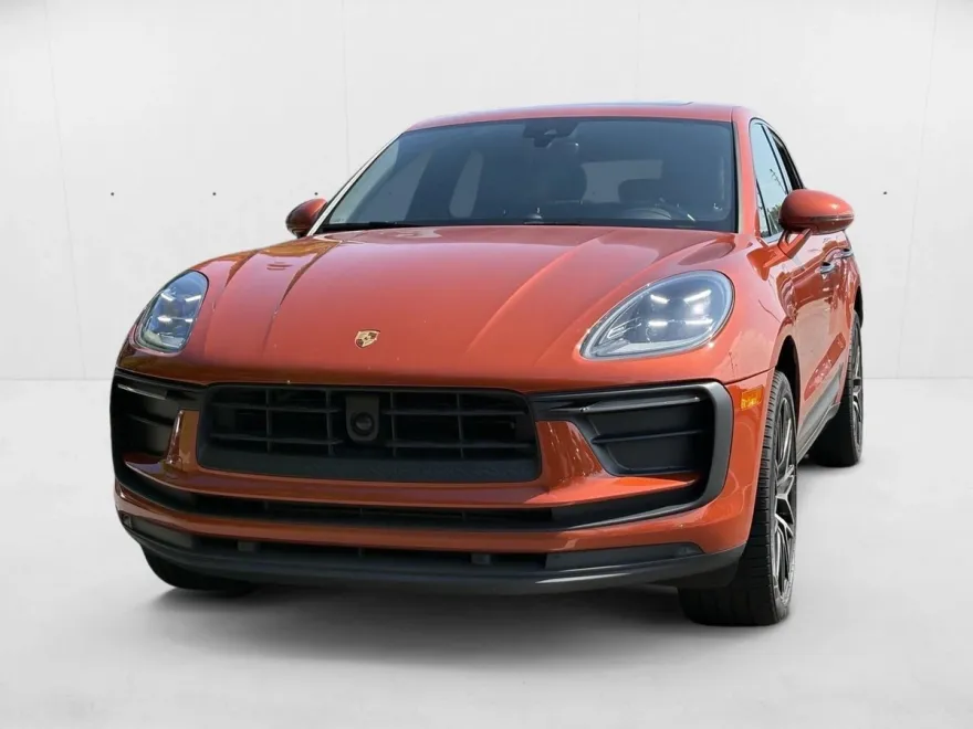 2023 Porsche Macan T photo 1