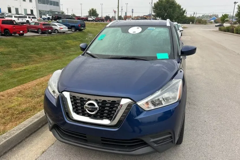 2020 Nissan Kicks SV photo 1