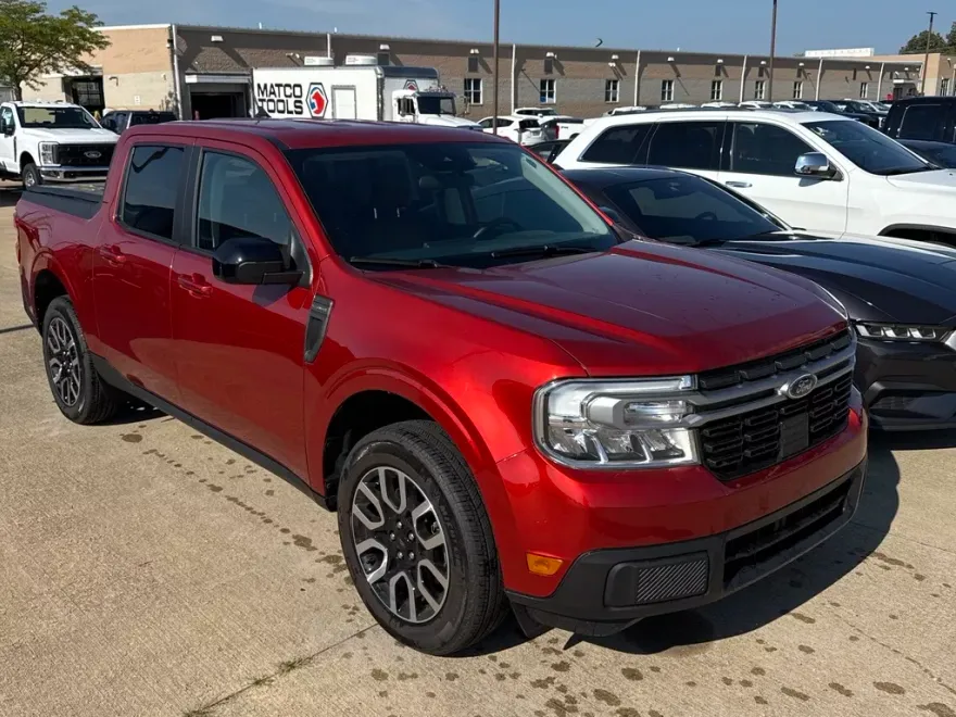 2024 Ford Maverick Lariat photo 1