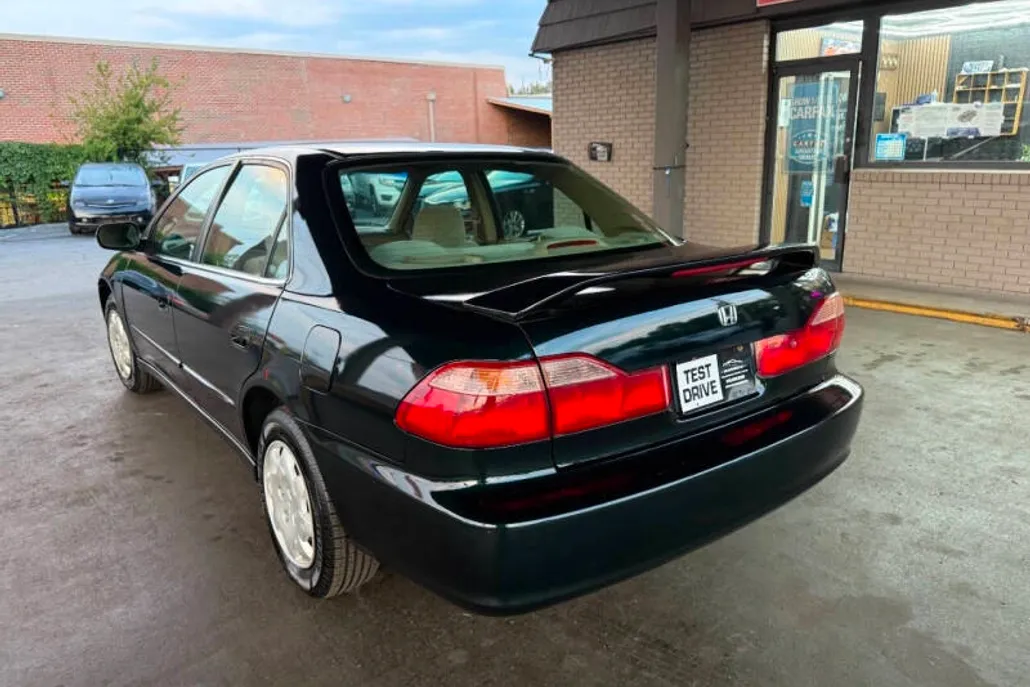 2000 Honda Accord LX photo 1