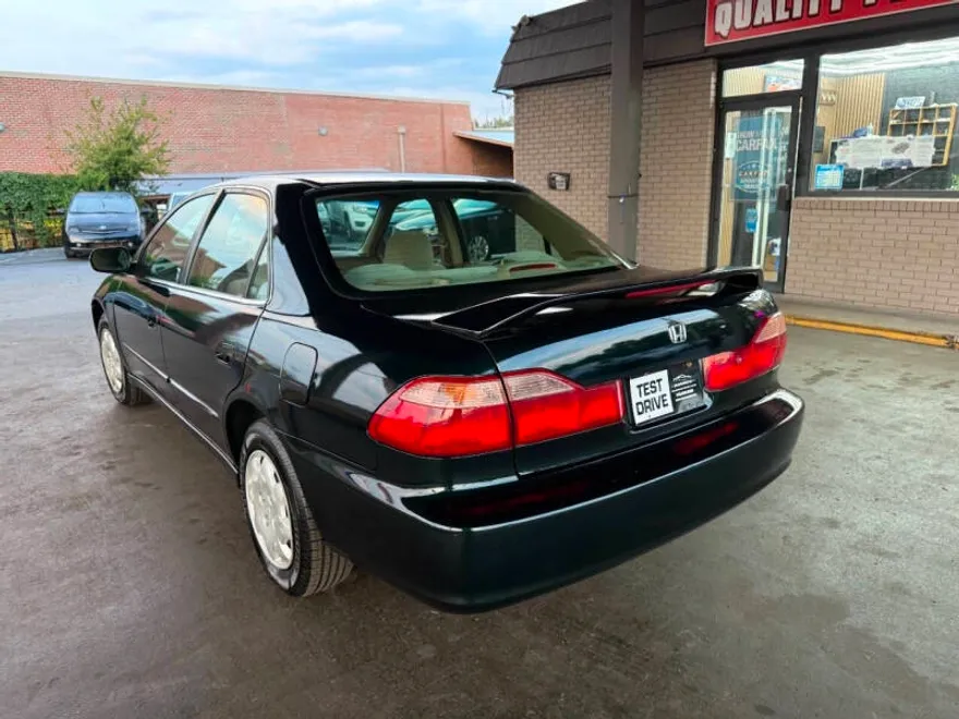 2000 Honda Accord LX photo 1