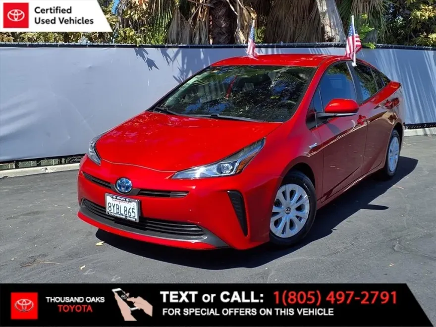 2022 Toyota Prius L photo 1