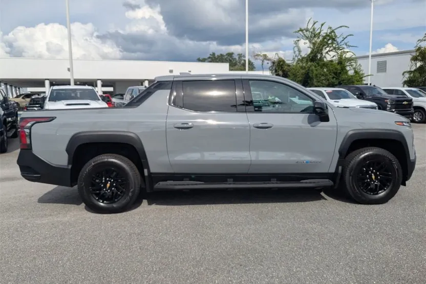 2026 Chevrolet Silverado EV LT photo 1