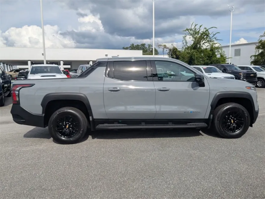 2026 Chevrolet Silverado EV LT photo 1