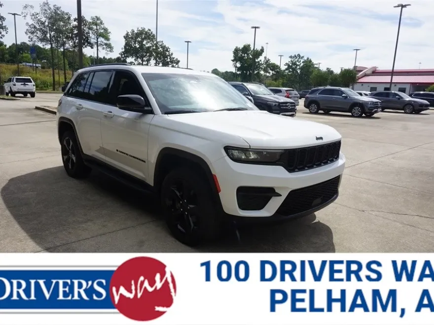 2023 Jeep Grand Cherokee Altitude photo 1