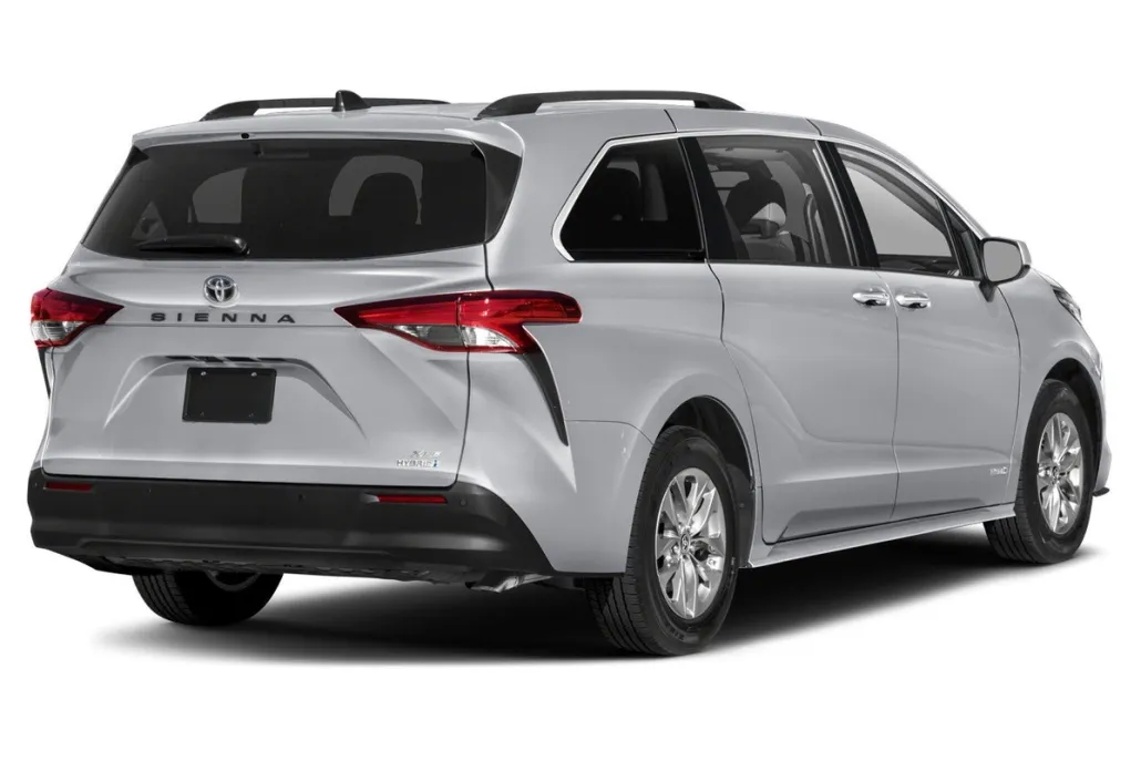 2025 Toyota Sienna XLE photo 1
