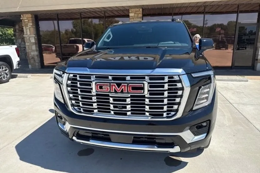 2025 Gmc Yukon Denali photo 1
