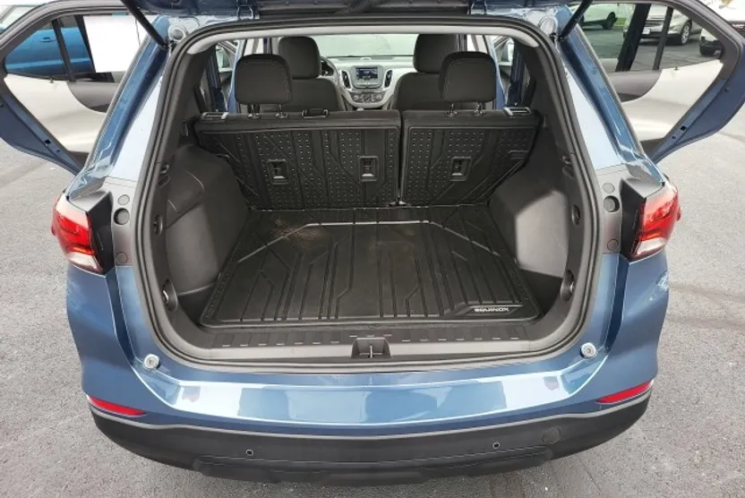2024 Chevrolet Equinox LS photo 1