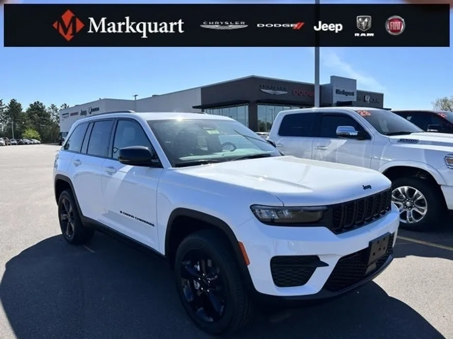 2025 Jeep Grand Cherokee Altitude photo 1