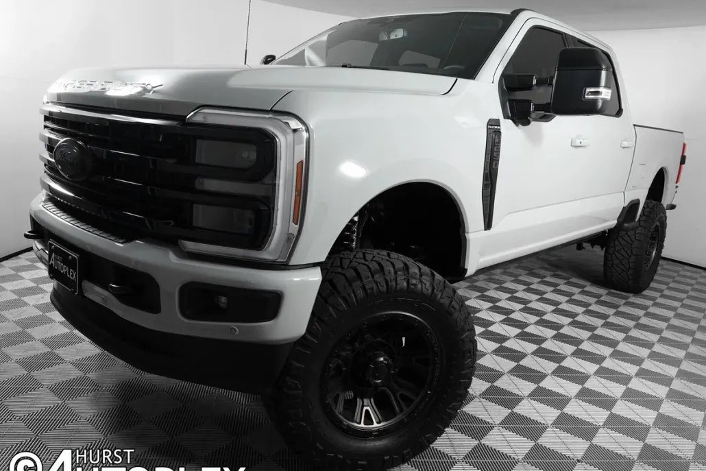 2025 Ford F-250 Platinum photo 1