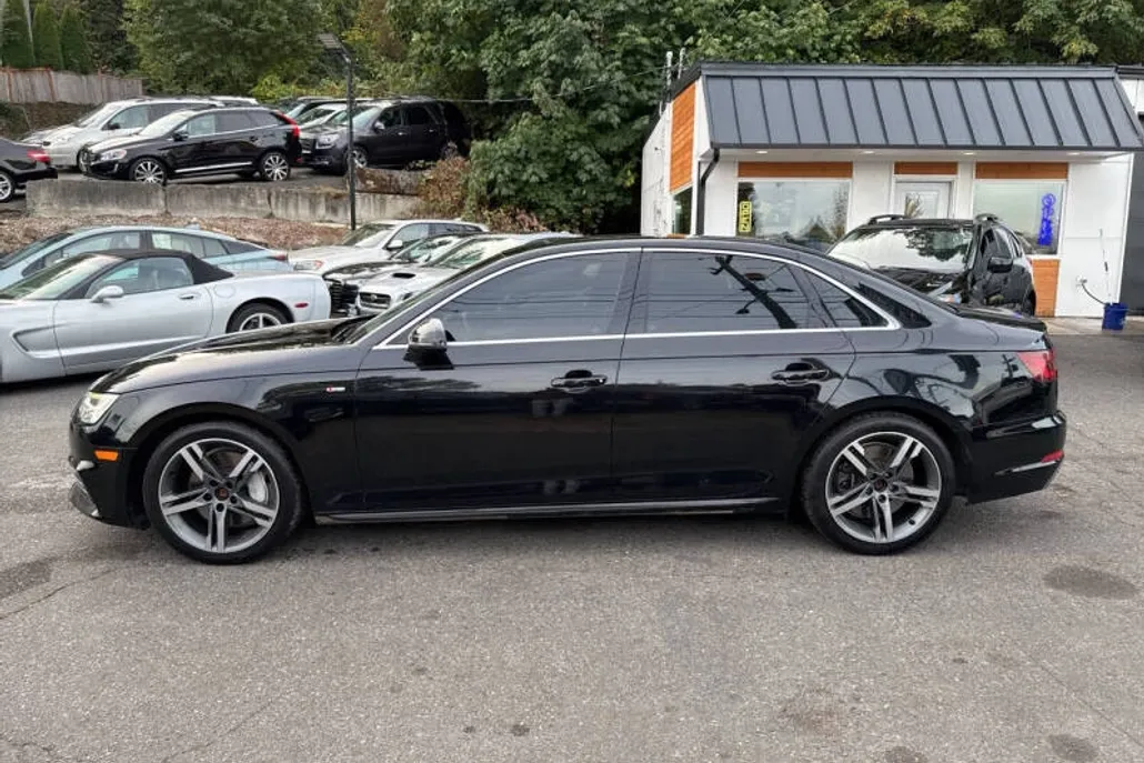 2018 Audi A4 2.0T Quattro Premium Plus photo 1