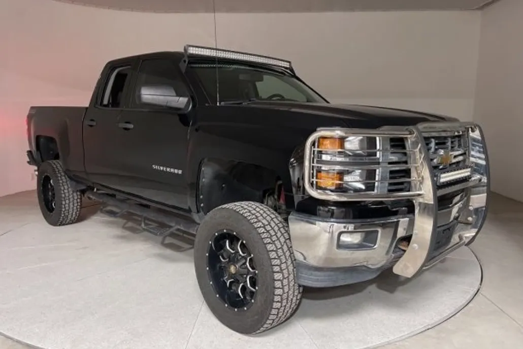 2014 Chevrolet Silverado LT photo 1