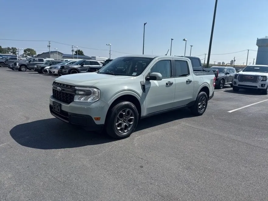 2022 Ford Maverick XLT photo 1