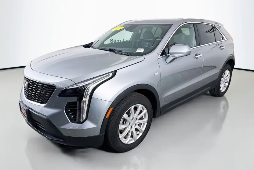 2023 Cadillac XT4 Luxury photo 1