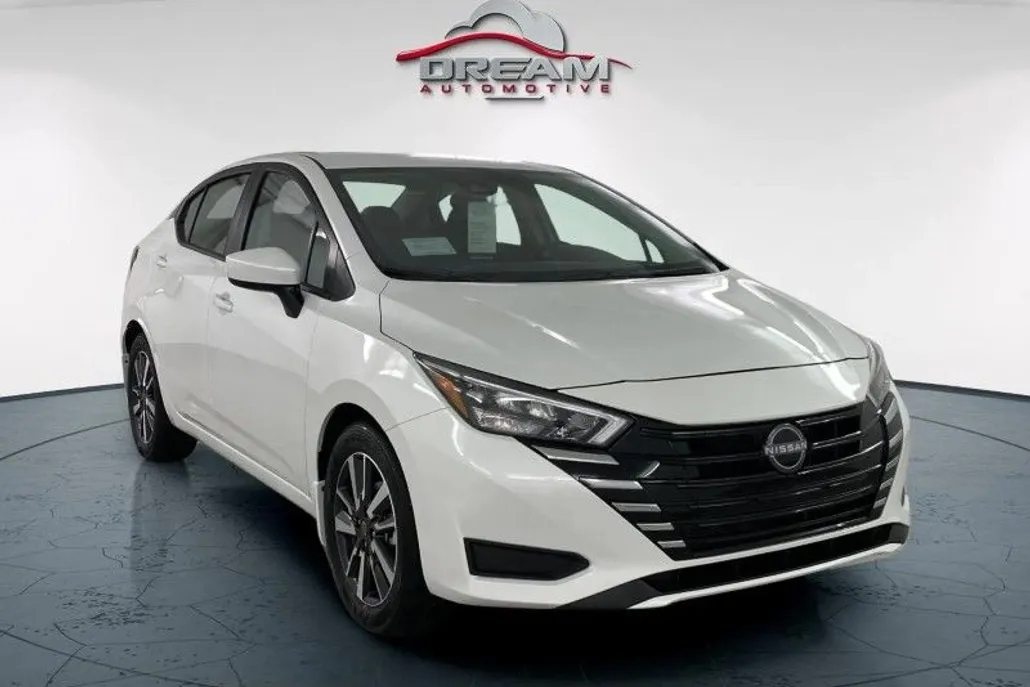 2025 Nissan Versa SV photo 1