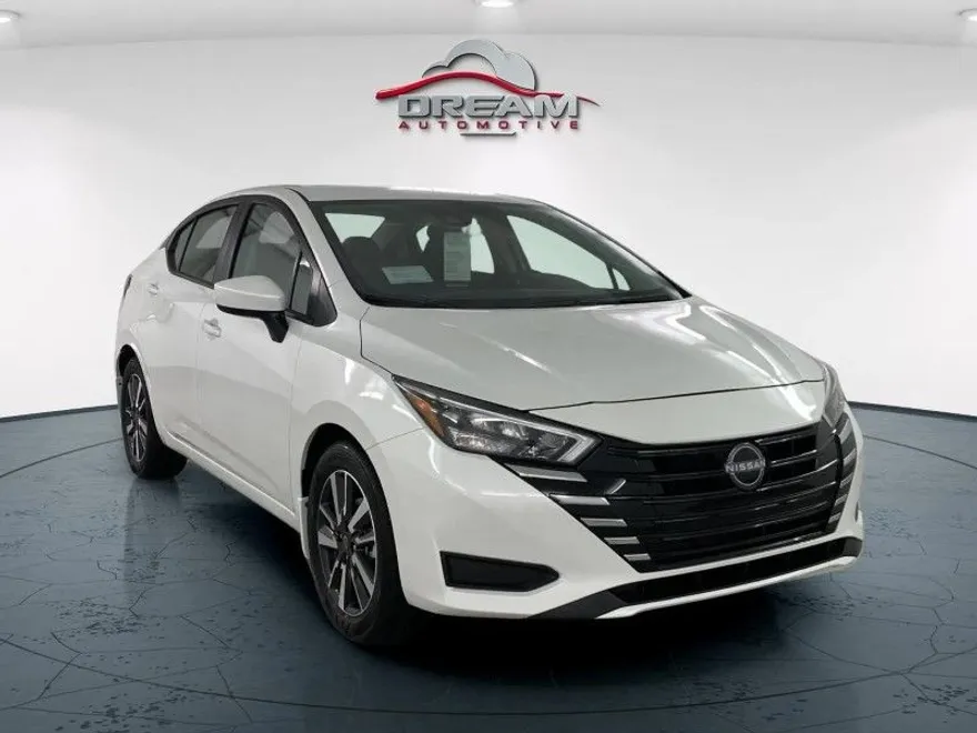 2025 Nissan Versa SV photo 1
