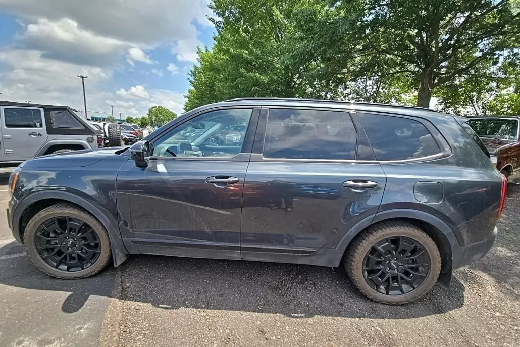 2022 Kia Telluride Base photo 1