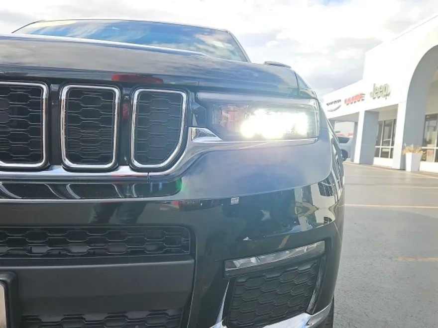 2024 Jeep Grand Cherokee Limited photo 1
