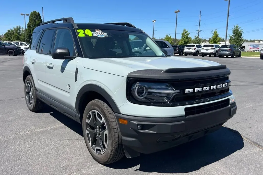 2024 Ford Bronco Sport Outer Banks photo 1