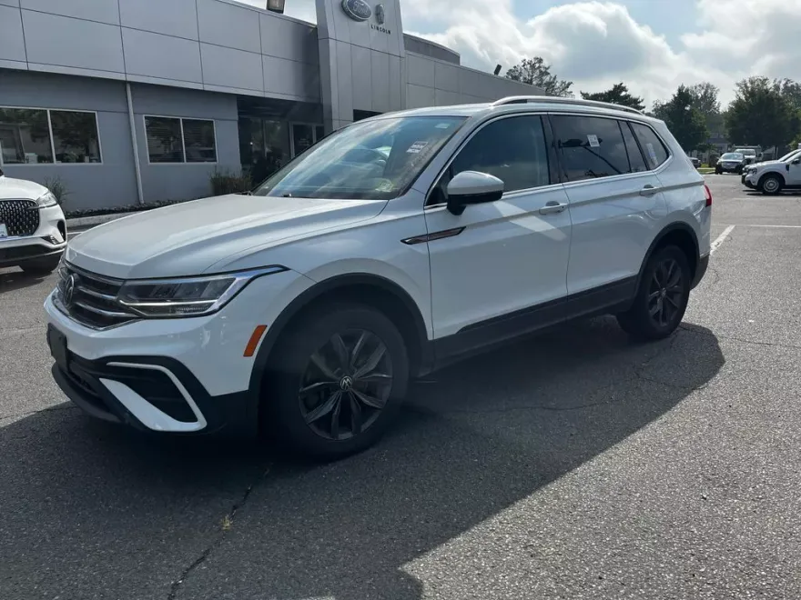 2022 Volkswagen Tiguan SE photo 2