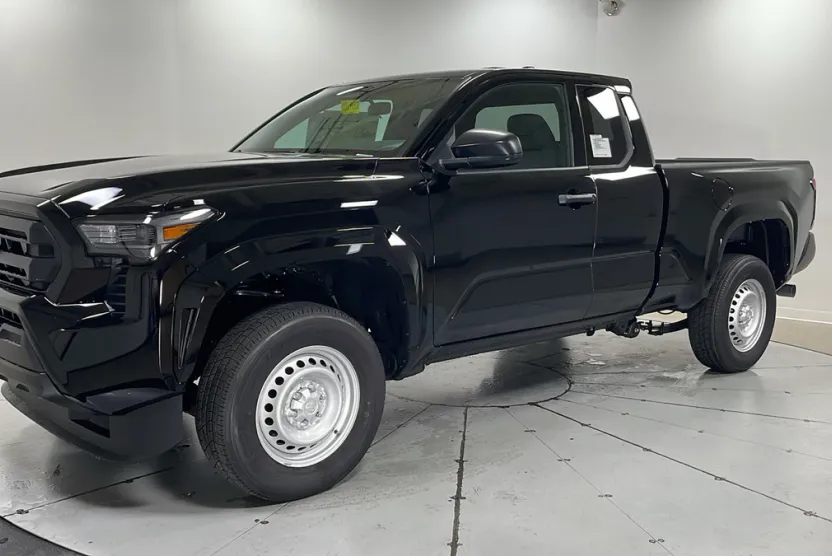 2025 Toyota Tacoma SR XtraCab photo 1